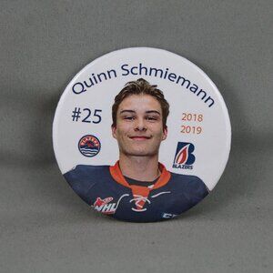 Kamloops Blazers Pin (Retro) - Quinn Schiemann 25 - Celluloid Pin